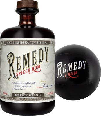 Remedy Spiced Giftbox With Beach Ball 41.5% 700ml